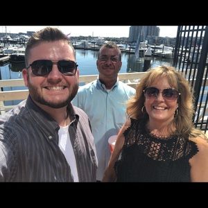 Meet your Posher, Valarie